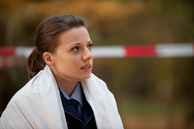 Countdown - Die Jagd beginnt - Season 3 - Die Polizistin - Filmfotos - Julia Hartmann