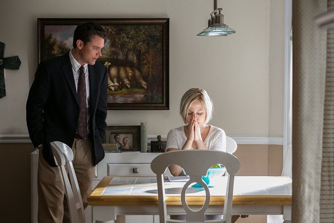 Rectify - Season 2 - Charlie Darwin - Photos - Clayne Crawford, Adelaide Clemens