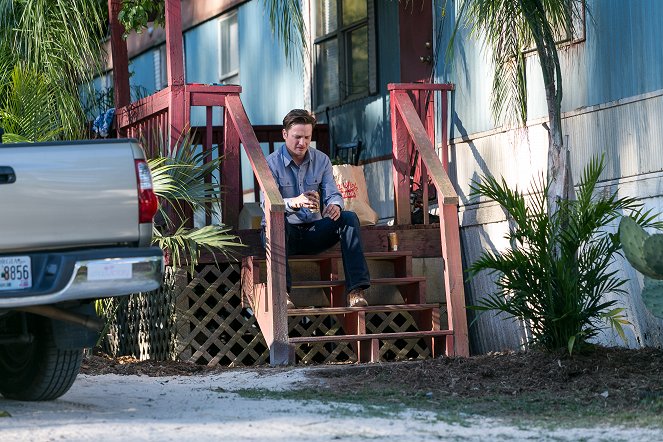 Rectify - Season 2 - Weird as You - Photos - Aden Young