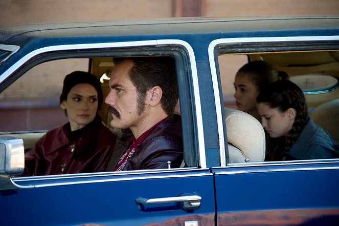 Um Homem de Família - Do filme - Winona Ryder, Michael Shannon, McKaley Miller, Megan Sherrill