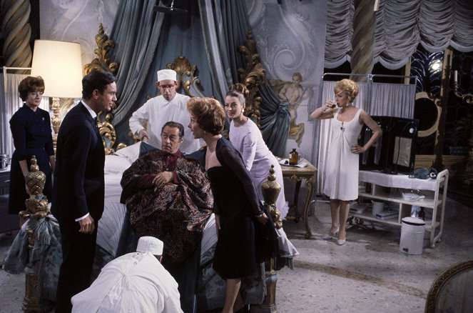 O Perfume do Dinheiro - Do filme - Maggie Smith, Cliff Robertson, Rex Harrison, Susan Hayward, Capucine, Edie Adams