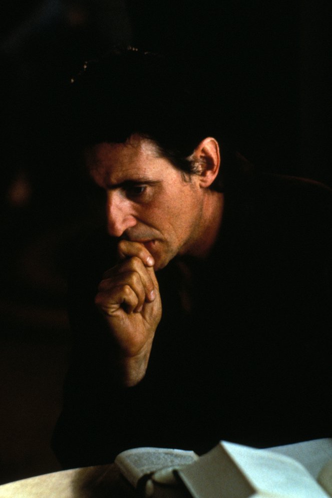 Nebezpečná žena - Z filmu - Gabriel Byrne