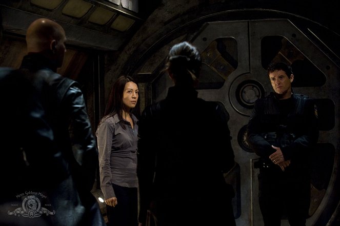 SGU Stargate Universe - Incursion: Part 2 - Film - Ming-Na Wen
