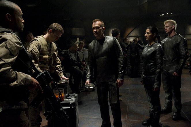 SGU Stargate Universe - Season 2 - Aftermath - Photos