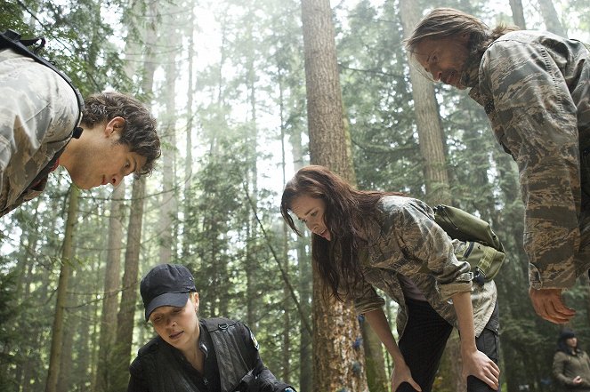 Stargate: Universe - Cloverdale - Kuvat elokuvasta - David Blue, Alaina Huffman, Elyse Levesque, Robert Carlyle