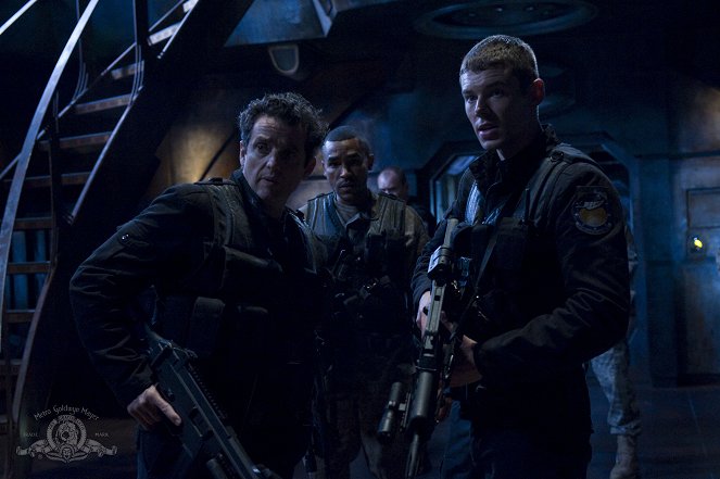 Stargate Universe - Hass - Filmfotos - Jamil Walker Smith, Brian J. Smith