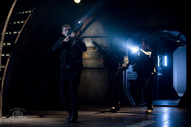 Stargate Universe - Unerwartetes Wiedersehen - Filmfotos - Brian J. Smith
