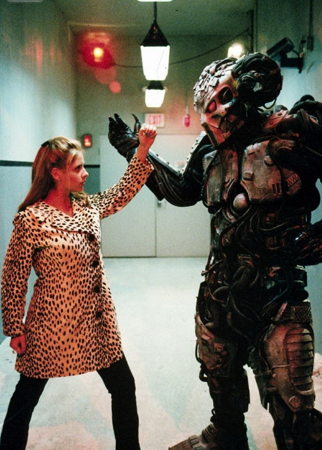 Buffy the Vampire Slayer - Season 1 - I, Robot... You, Jane - Photos - Sarah Michelle Gellar