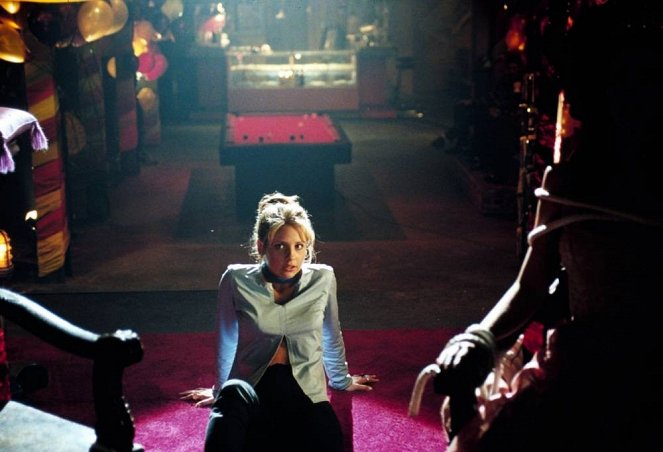 Buffy postrach wampirów - Season 1 - Co z oczu, to z serca - Z filmu - Sarah Michelle Gellar