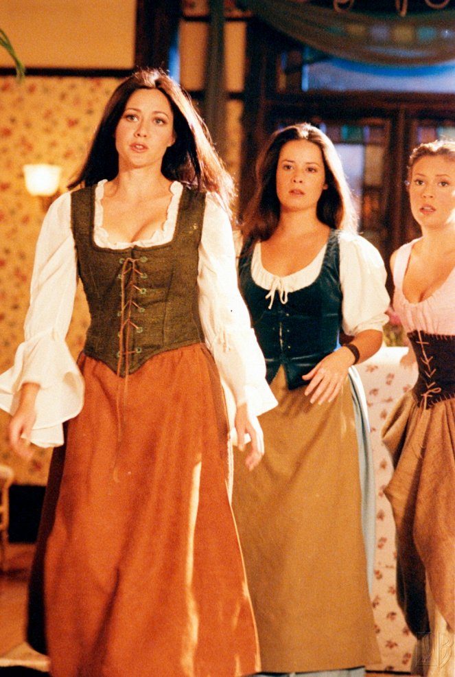 Charmed - All Halliwell's Eve - Photos - Shannen Doherty, Holly Marie Combs, Alyssa Milano