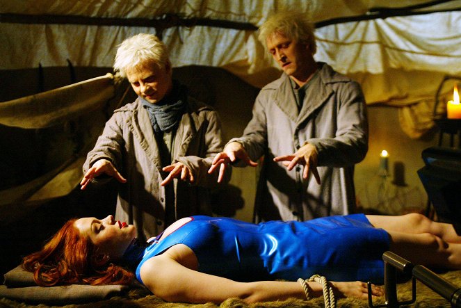 Charmed - Season 5 - Baby's First Demon - Photos - Rose McGowan, Nicholas Sadler, Andy Mackenzie