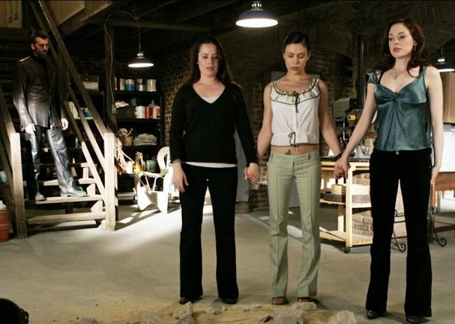 Charmed - Death Becomes Them - Photos - Holly Marie Combs, Alyssa Milano, Rose McGowan