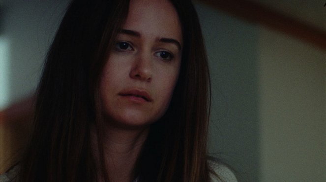 Queen of Earth - Photos - Katherine Waterston