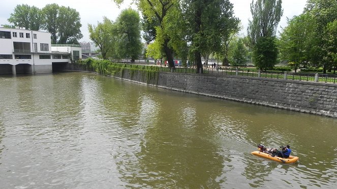 Mánes na vodě - Kuvat kuvauksista