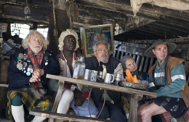 King Guillaume - De la película - Pierre Richard, Omar Sy, Raymond Bouchard, Isabelle Nanty, Frédéric Proust