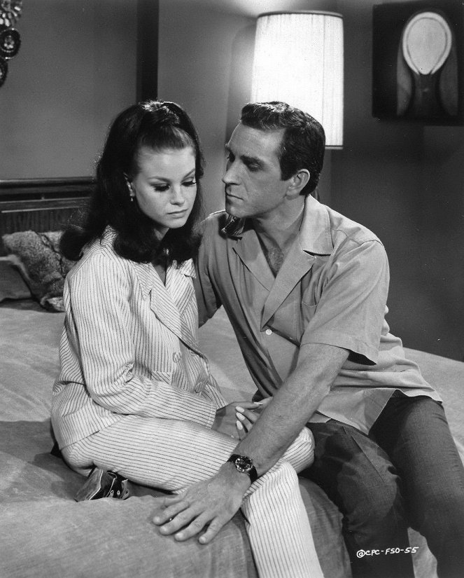 For Singles Only - Filmfotos - Lana Wood, Peter Mark Richman