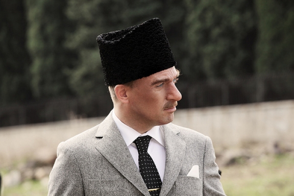 Dersimiz: Atatürk - De la película - Halit Ergenç