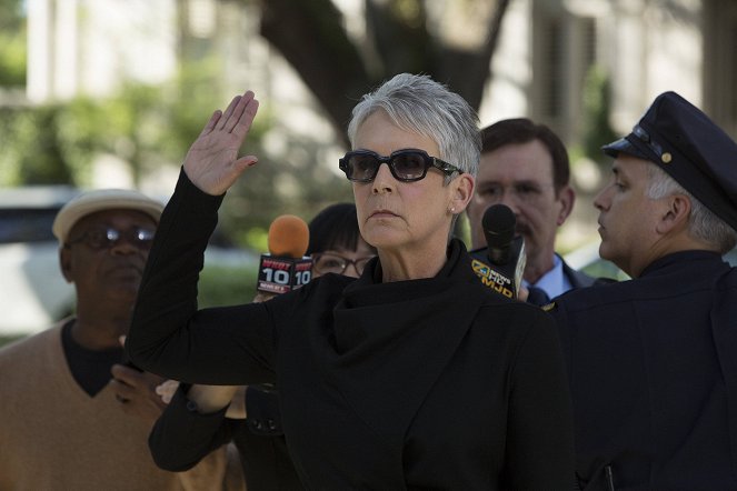 Scream Queens - Pilot - Photos - Jamie Lee Curtis