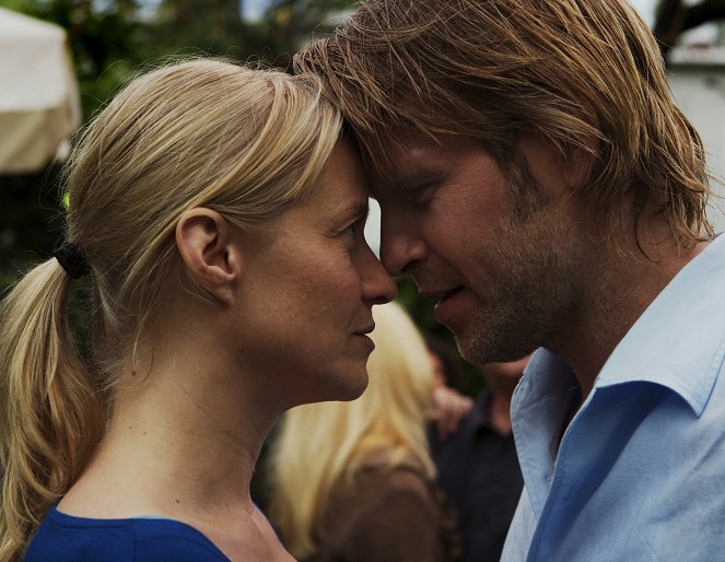 Troubled Water - Van film - Trine Dyrholm, Trond Espen Seim