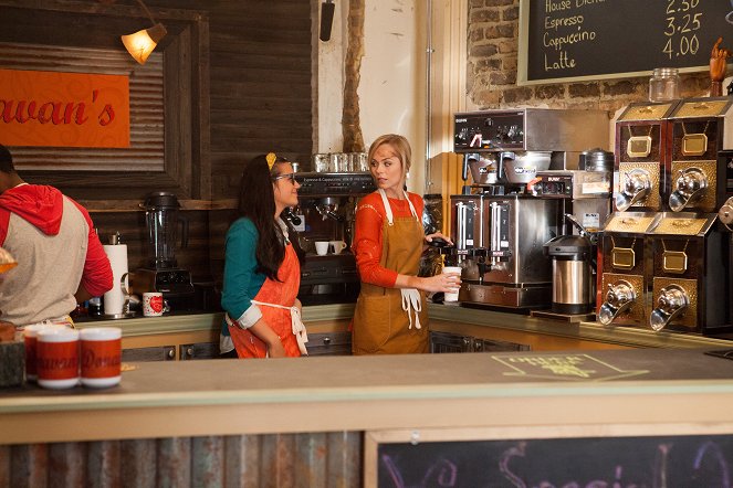 Coffee Shop - De la película - Gabriela Lopez, Laura Vandervoort
