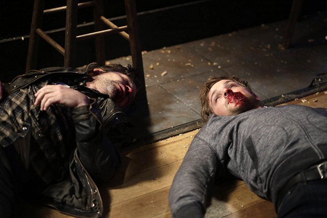 Bates Motel - A Boy and His Dog - Photos - Ian Tracey, Max Thieriot