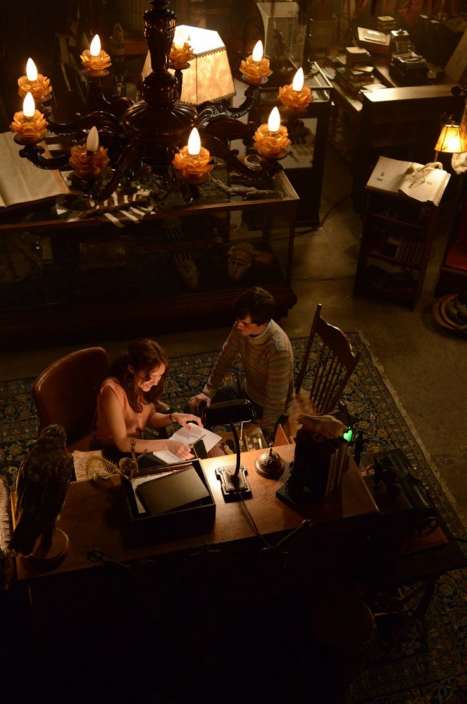 Bates Motel - Nice Town You Picked, Norma... - Photos - Olivia Cooke, Freddie Highmore