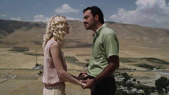 Ay Lav Yu - Do filme - Katie Gill, Sermiyan Midyat