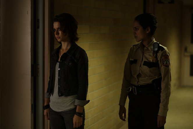 Bates Motel - Season 2 - Presumed Innocent - Do filme - Paloma Kwiatkowski, Agam Darshi