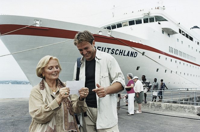 Das Traumschiff - Ausztrália - Filmfotók - Ruth-Maria Kubitschek, Björn Casapietra