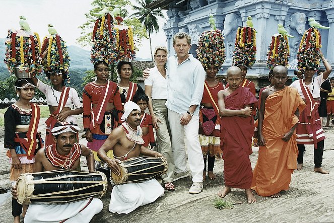 Das Traumschiff - Sri Lanka - Werbefoto - Janette Rauch, Miroslav Nemec