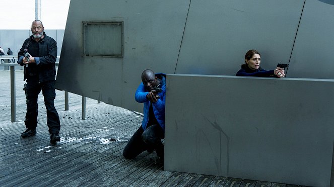 Az akciócsoport - Filmfotók - Jean Reno, Oumar Diaw, Caterina Murino