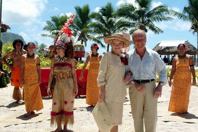 Das Traumschiff - Samoa - Werbefoto - Evelyn Hamann, Horst Naumann