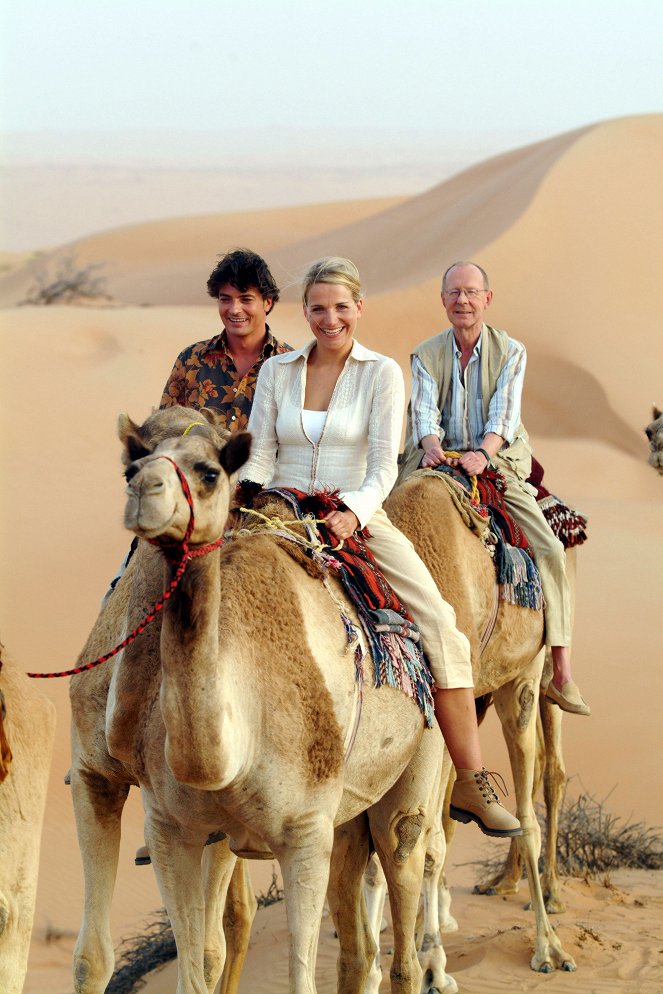 Das Traumschiff - Oman - Werbefoto - Pascal Breuer, Tanja Wedhorn, Hans Peter Korff