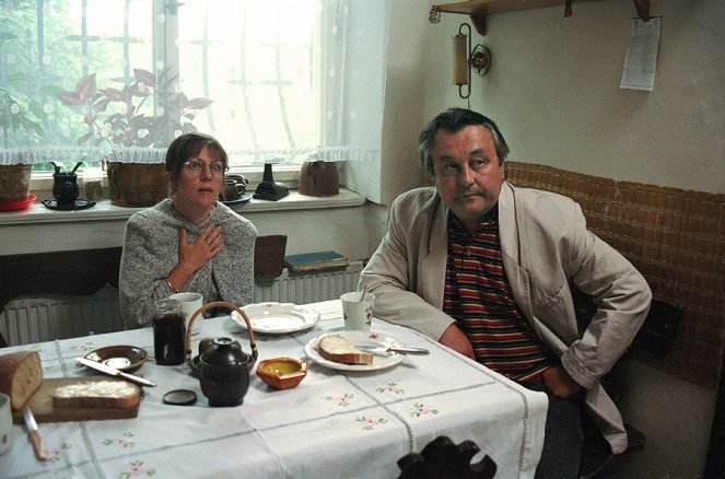 Bakaláři 1997 - Brýle - Filmfotos - Lenka Termerová, Břetislav Slováček