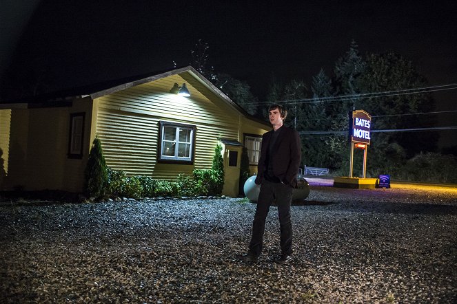 Bates Motel - Season 3 - Sein erstes Date - Filmfotos - Freddie Highmore
