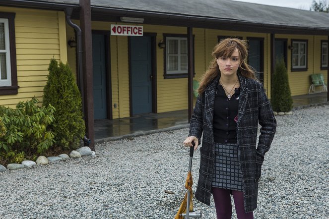 Bates Motel - Season 3 - The Deal - Photos - Olivia Cooke