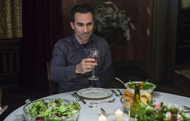 Bates Motel - The Last Supper - Photos - Nestor Carbonell