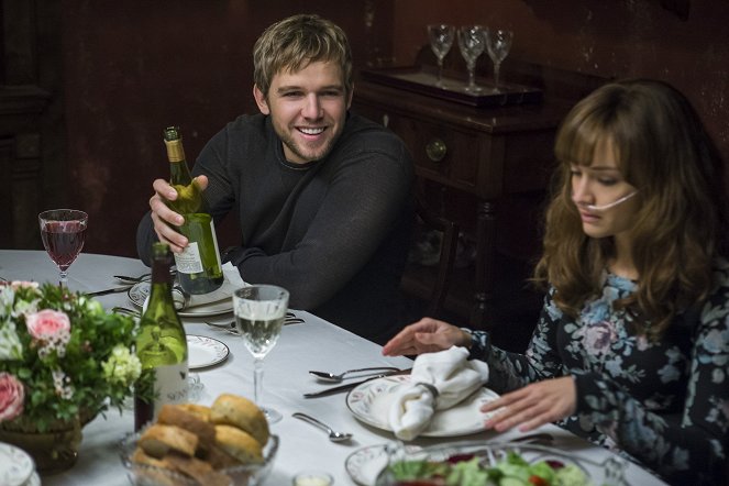 Bates Motel - The Last Supper - Photos - Max Thieriot, Olivia Cooke