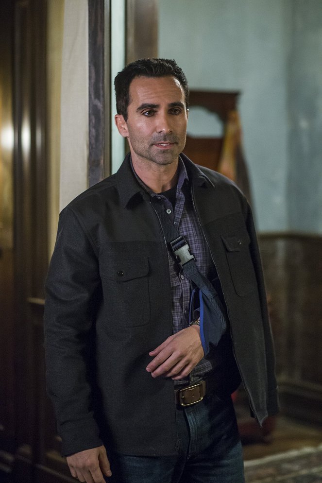 Bates Motel - The Last Supper - Photos - Nestor Carbonell