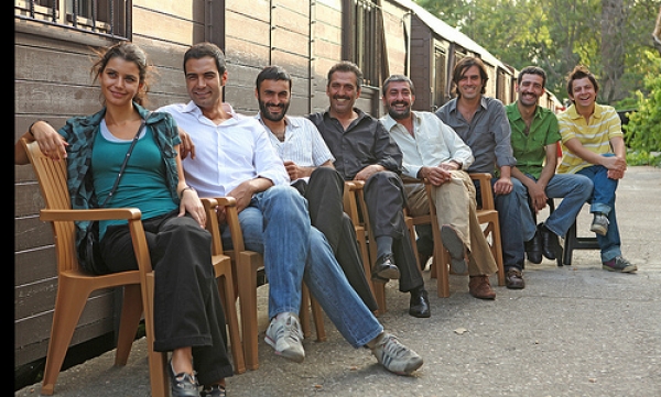 Beren Saat, Murat Ünalmış, Alper Kul, Yavuz Bingöl, Erkan Petekkaya, Teoman Kumbaracıbaşı