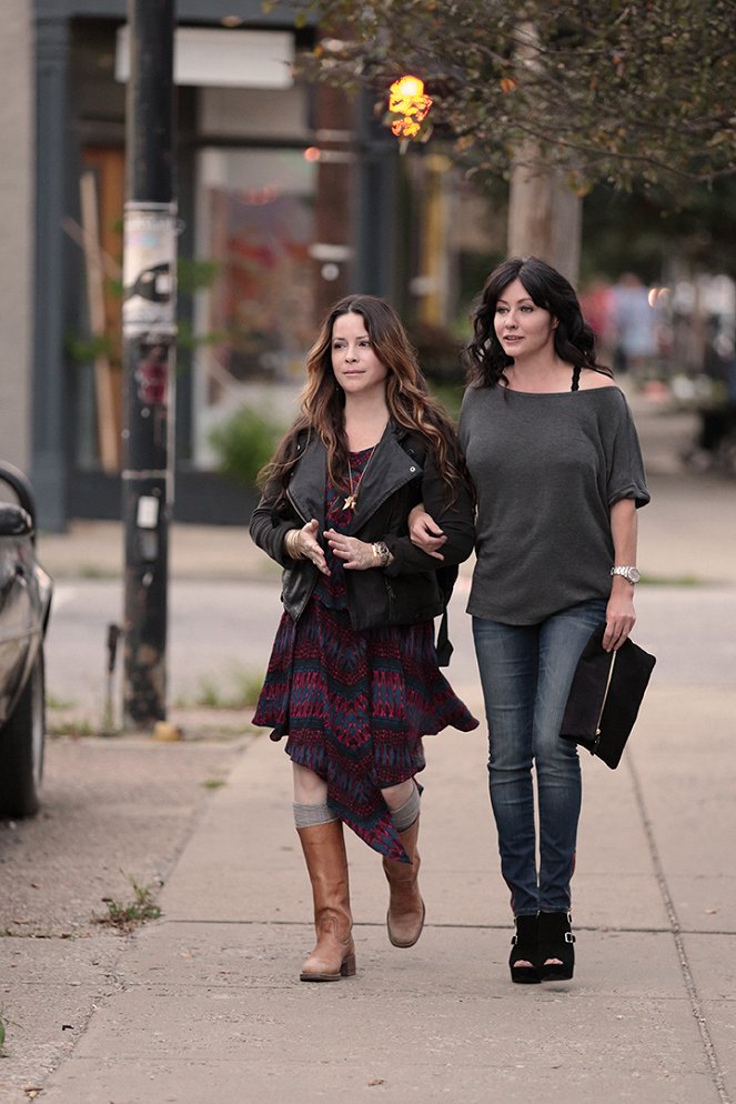 Off the Map with Shannen and Holly - Kuvat elokuvasta - Holly Marie Combs, Shannen Doherty