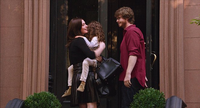 The Intern - Photos - Anne Hathaway, Anders Holm