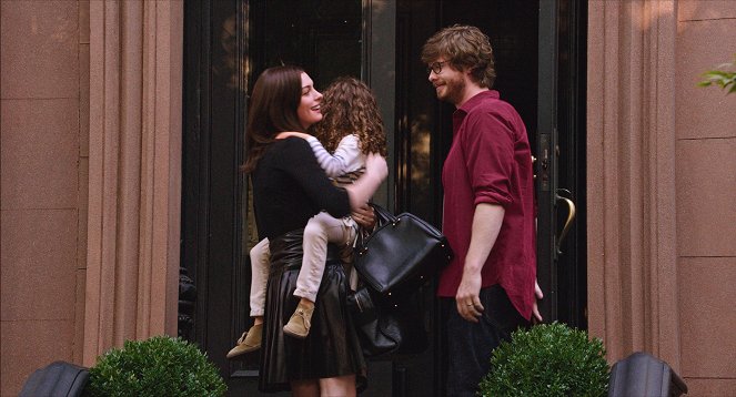 The Intern - Van film - Anne Hathaway, Anders Holm