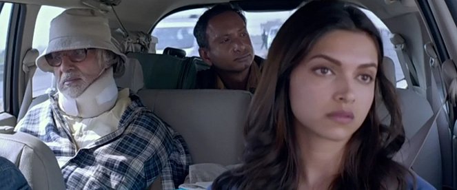 Piku - Van film - Amitabh Bachchan, Deepika Padukone