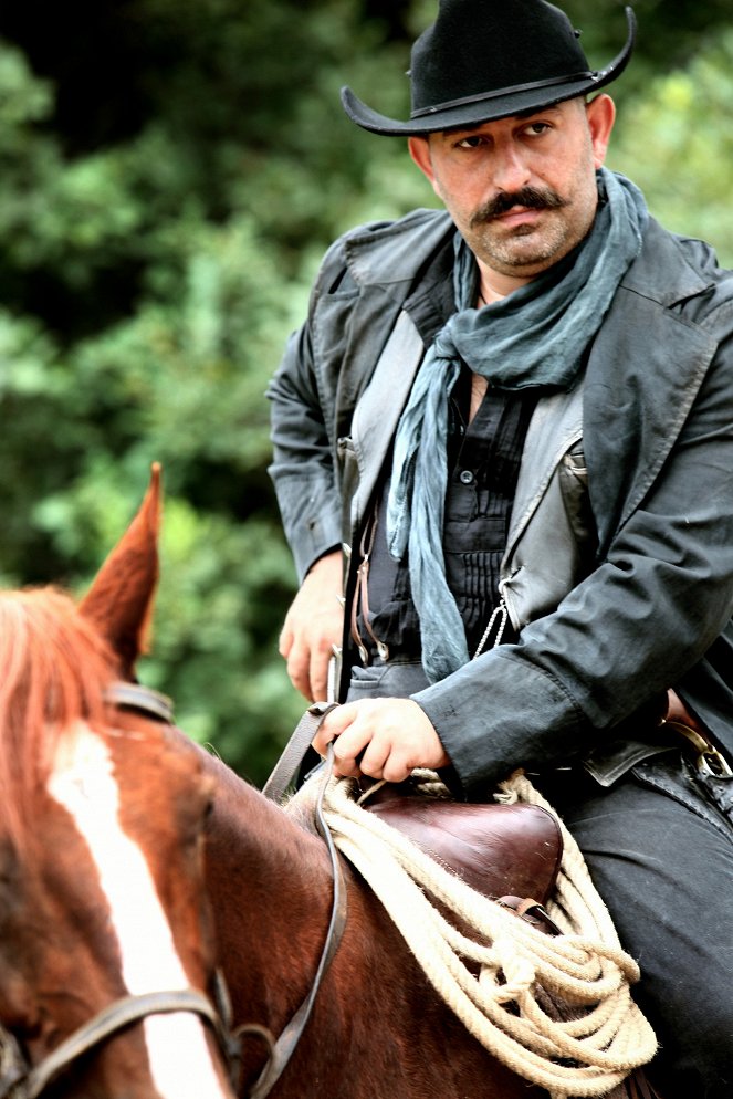 Yahsi Bati - Die osmanischen Cowboys - Filmfotos - Cem Yılmaz