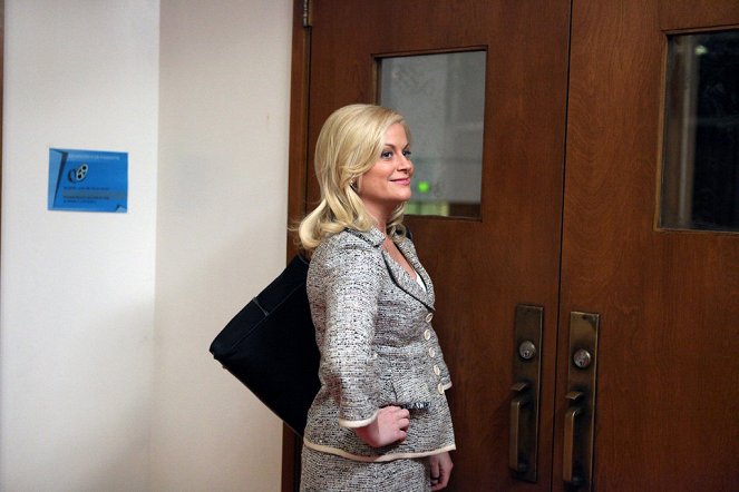 Parks and Recreation - Pilot - Photos - Amy Poehler