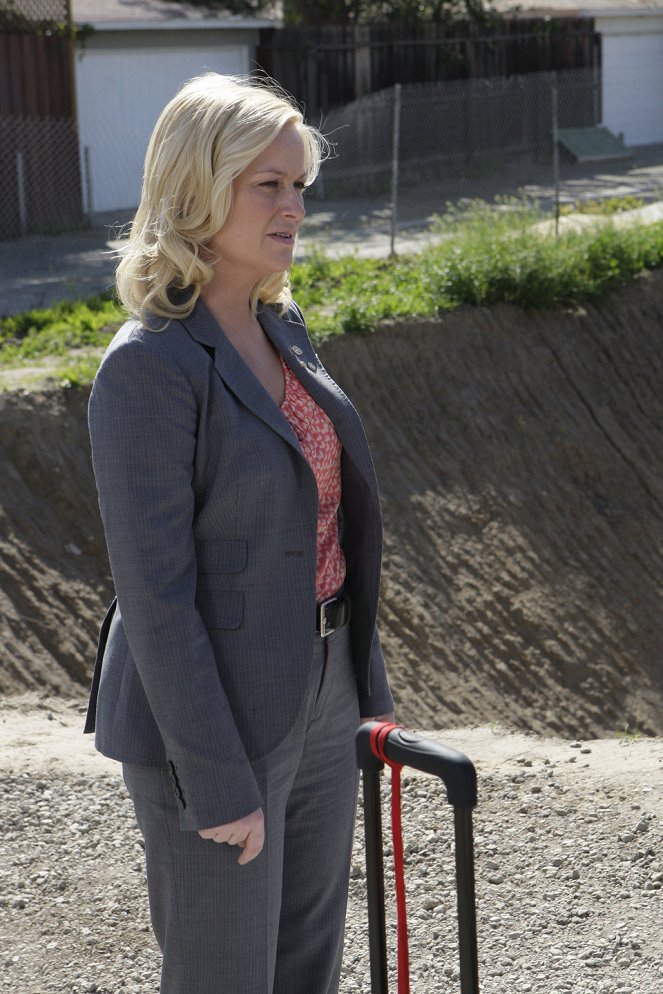 Parks and Recreation - Canvassing - Photos - Amy Poehler