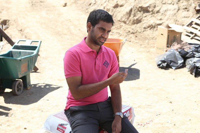 Parks and Recreation - Season 2 - La Planque - Film - Aziz Ansari