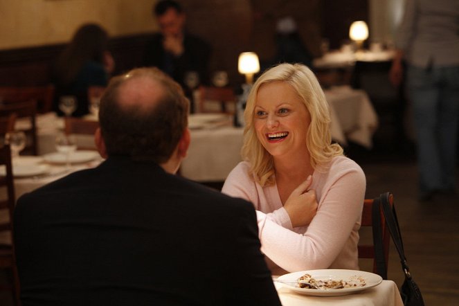 Parks and Recreation - Season 2 - Christmas Scandal - Photos - Amy Poehler