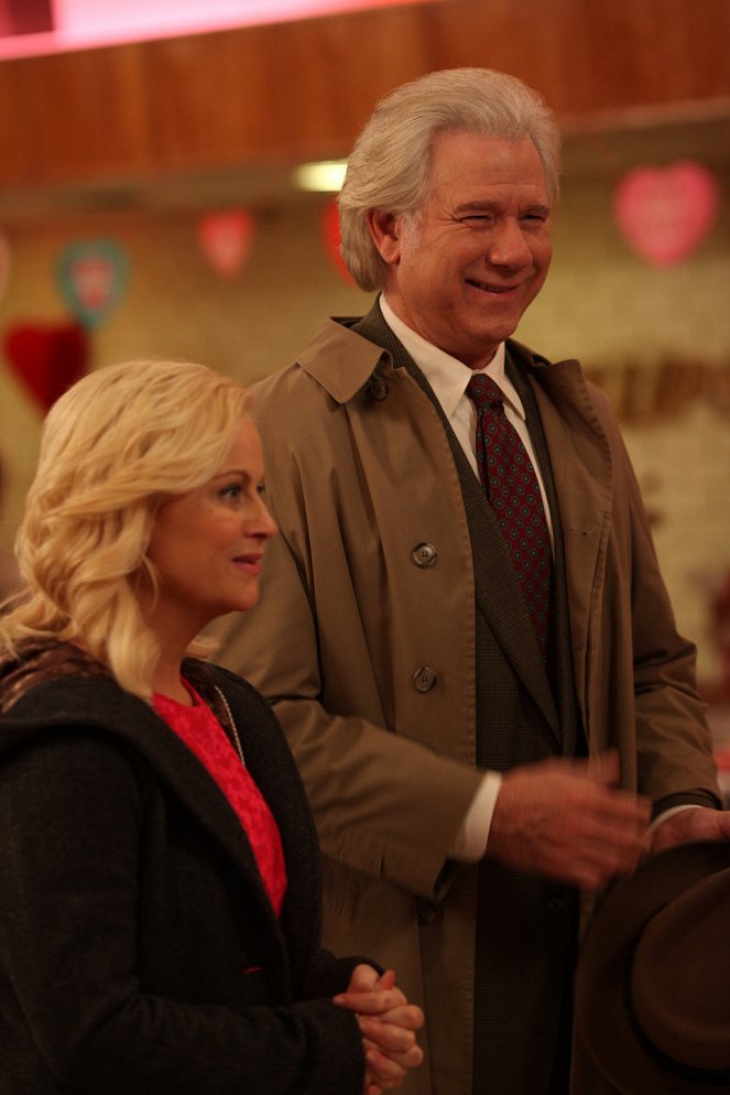 Parks and Recreation - Galentine's Day - Photos - Amy Poehler, John Larroquette